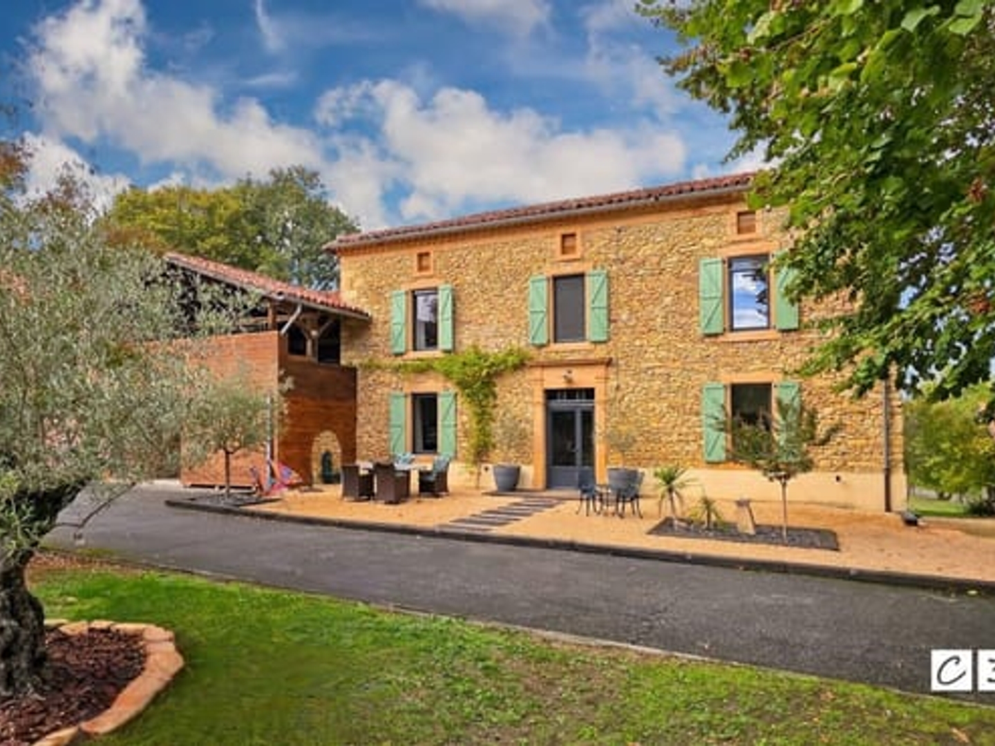 Maison à vendre - 6 pièces - 189m2 - Latoue (31800)