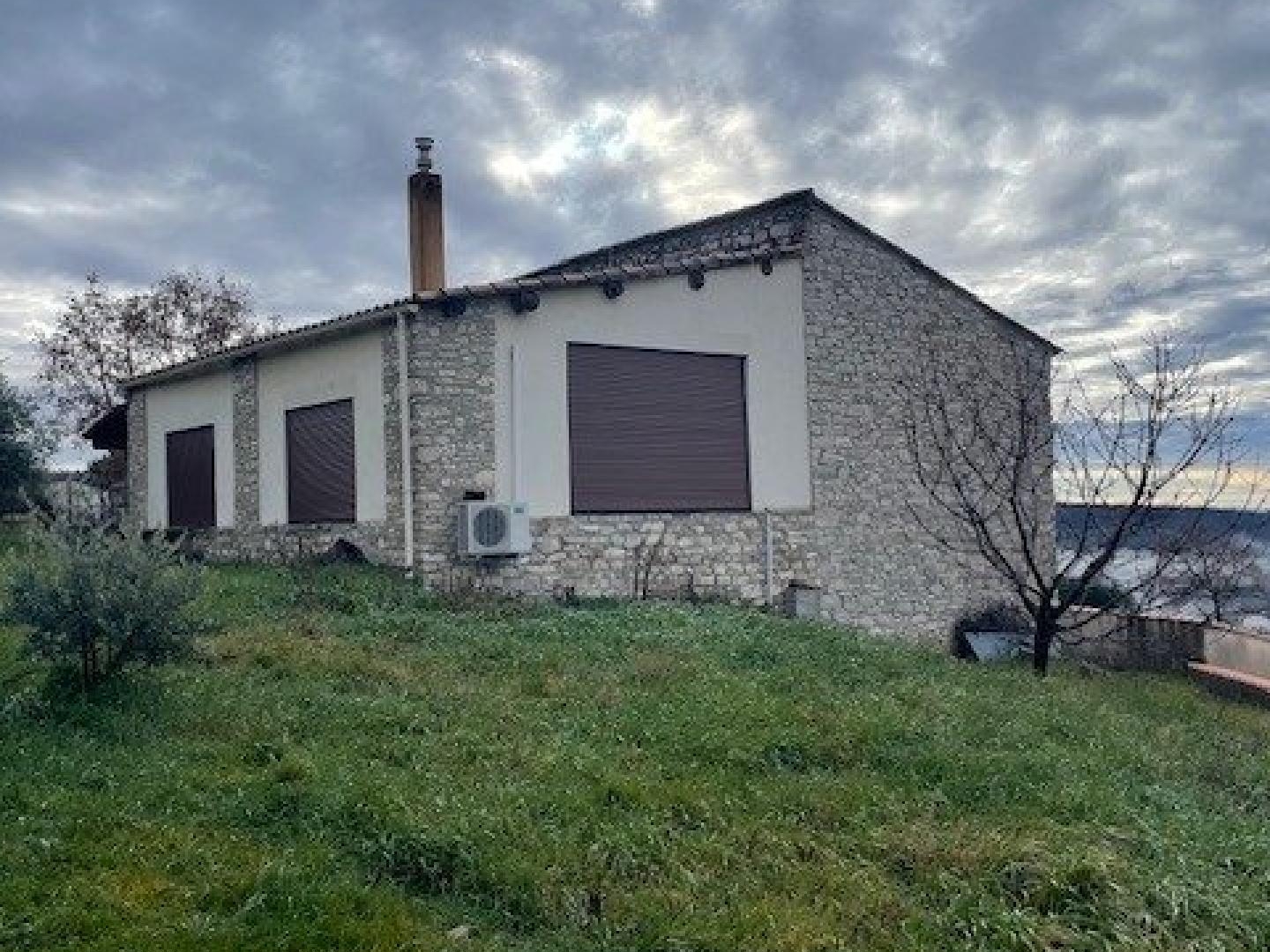 Maison à vendre - 5 pièces - 105m2 - Sainte-Croix-À-Lauze (04110)