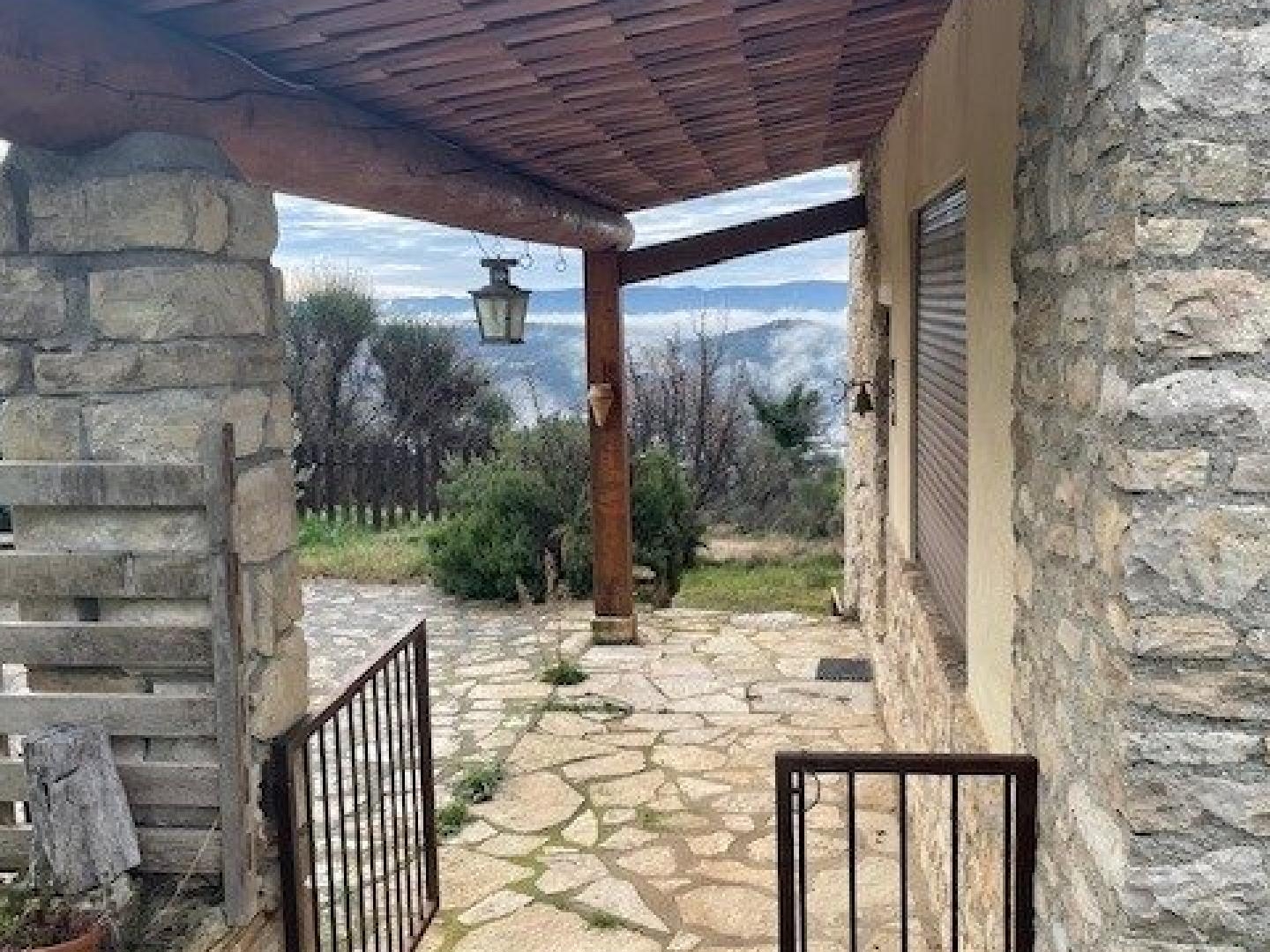 Maison à vendre - 5 pièces - 105m2 - Sainte-Croix-À-Lauze (04110)