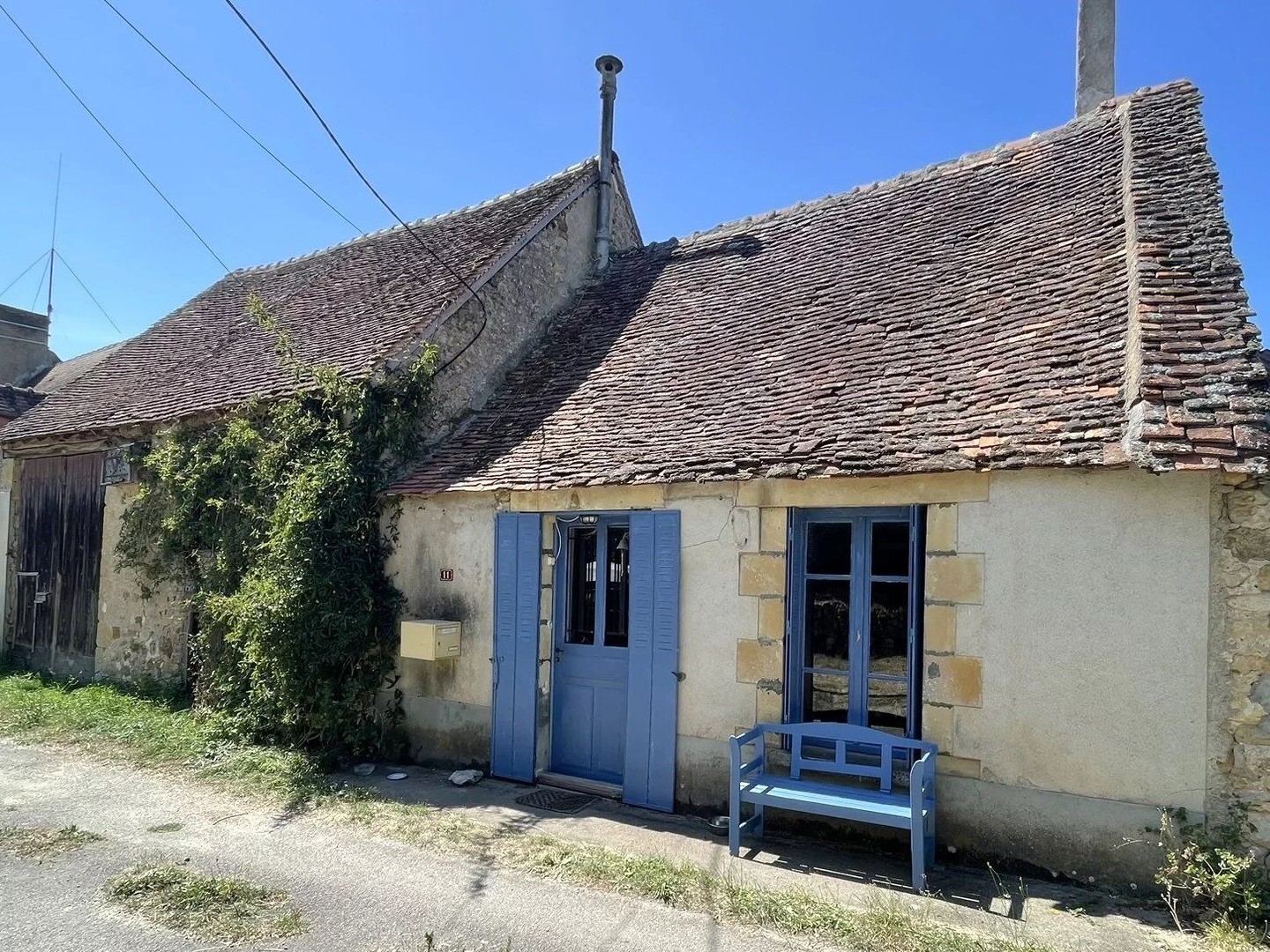 Deux maisons avec grange à vendre proche Prissac, Indre 36