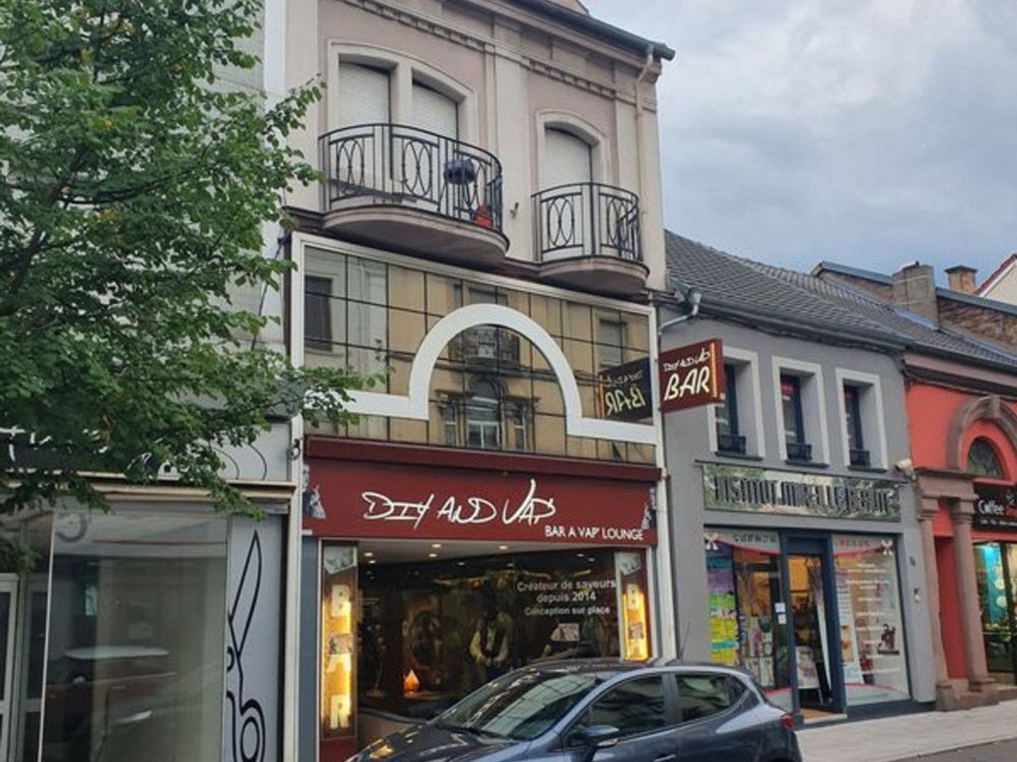 FORBACH: Immeuble, local commercial, un F3, un bureau