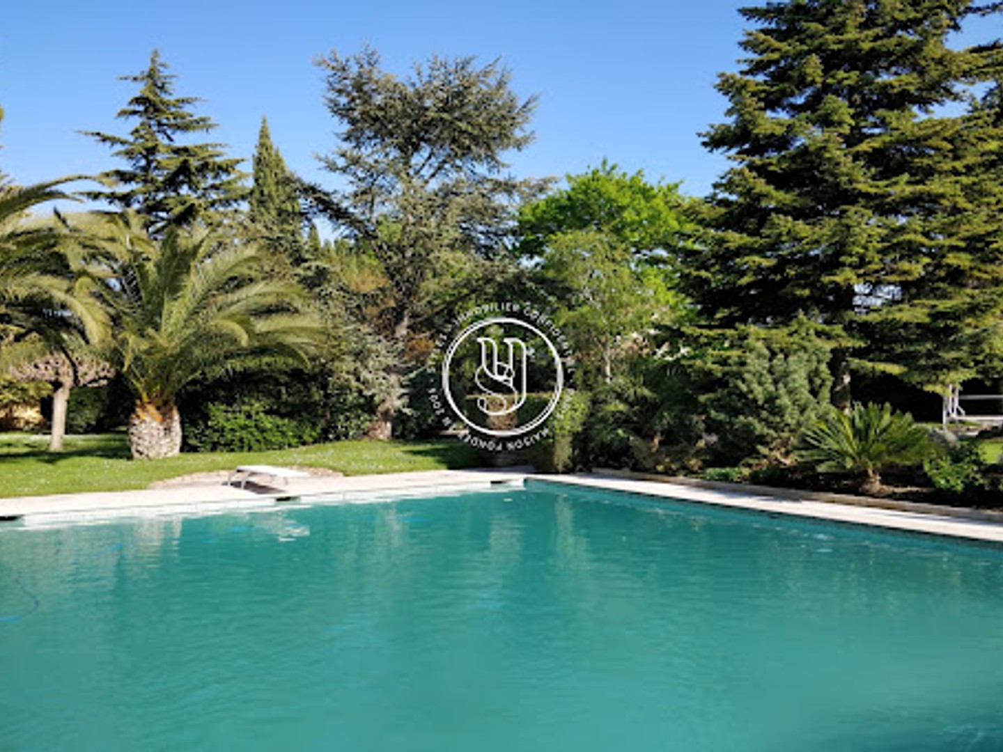 Maison 10 pièces 496 m²