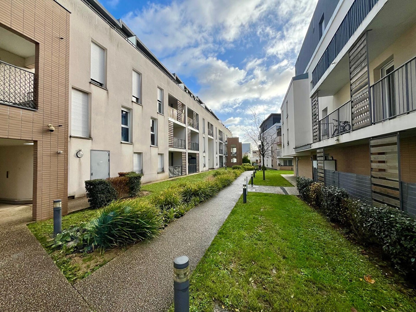 Villenoy Appartement 3 pièces avec terrasse et jardin + parking