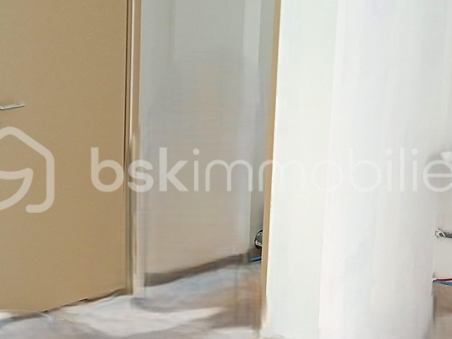 Locaux à vendre - 1 pièce - 22m2 - Nîmes (30000)
