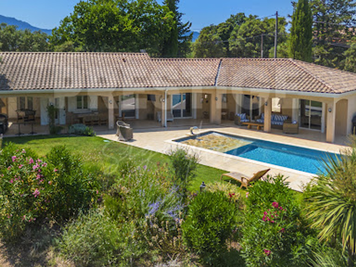 Villa 4 pièces 177 m²