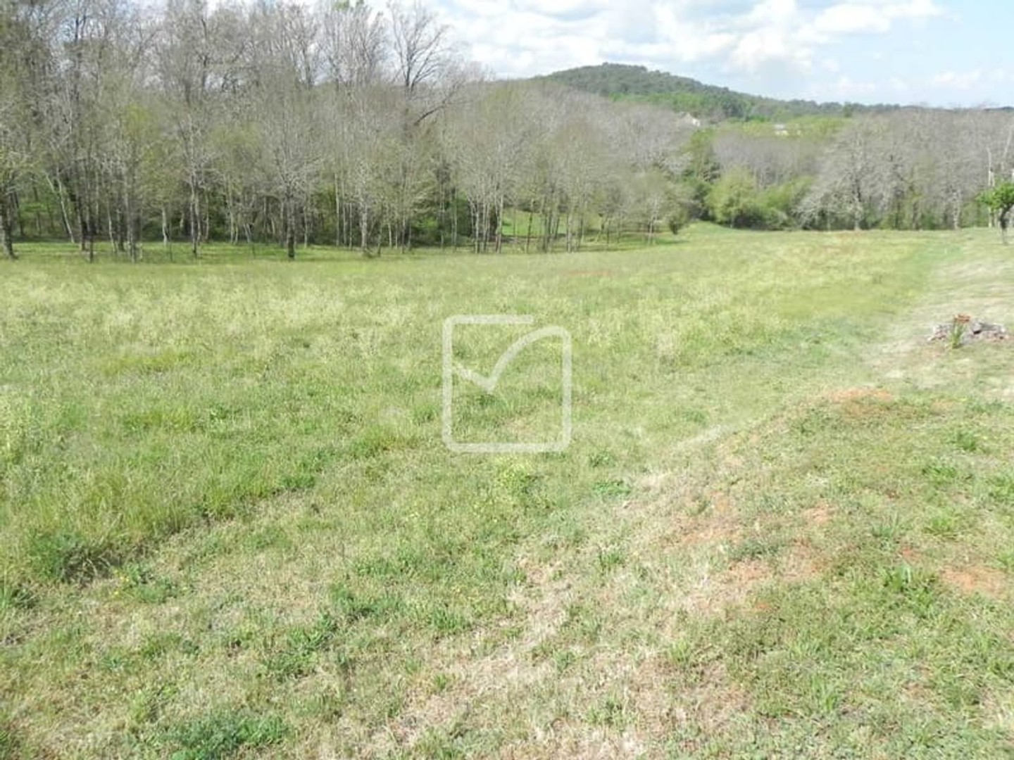 TERRAIN A BATIR de 4395m2 pour le PROJET D UNE MAISON D HABITATION A PROXIMITE DE GOURDON