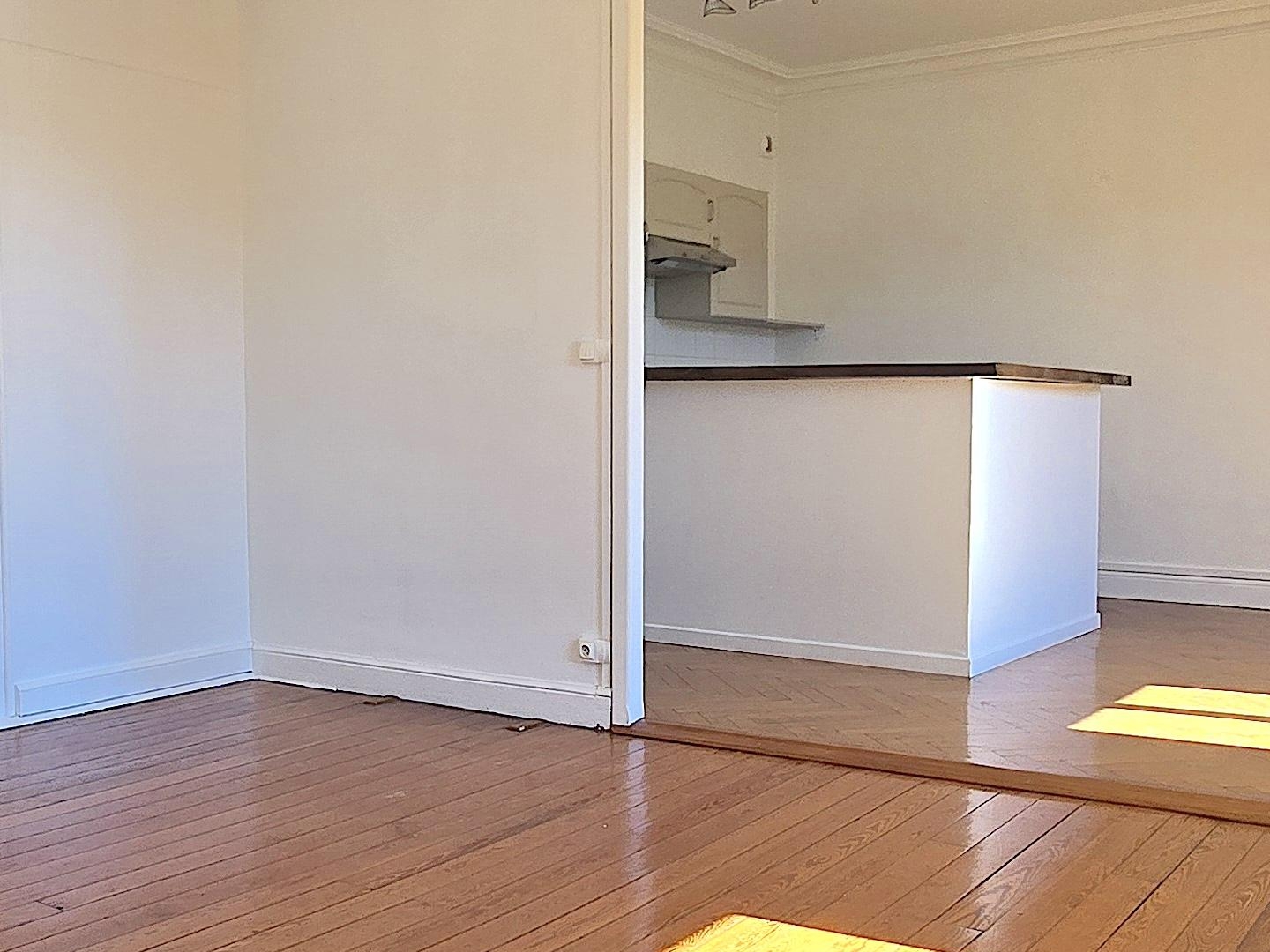 Appartement à vendre - 3 pièces - 77m2 - Valserhône (01200)