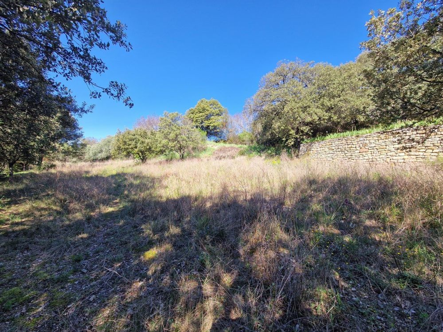 Terrain 900 m²