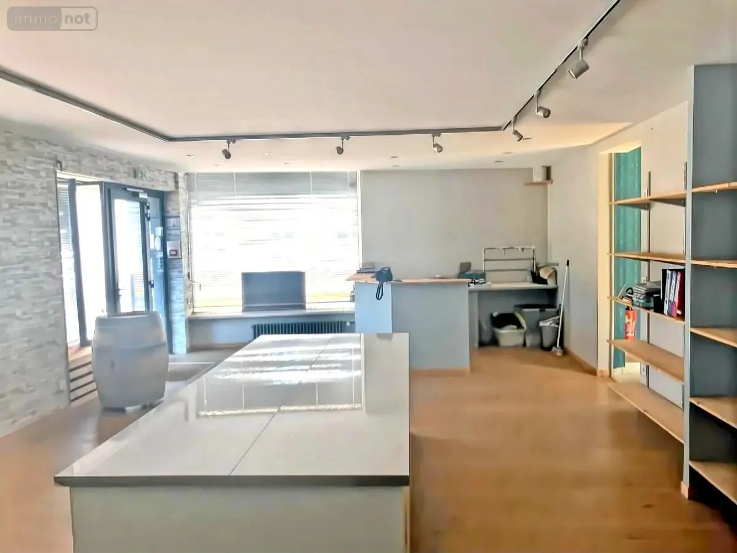 Immeuble à vendre - 220m2 - Les Aix-D'angillon (18220)