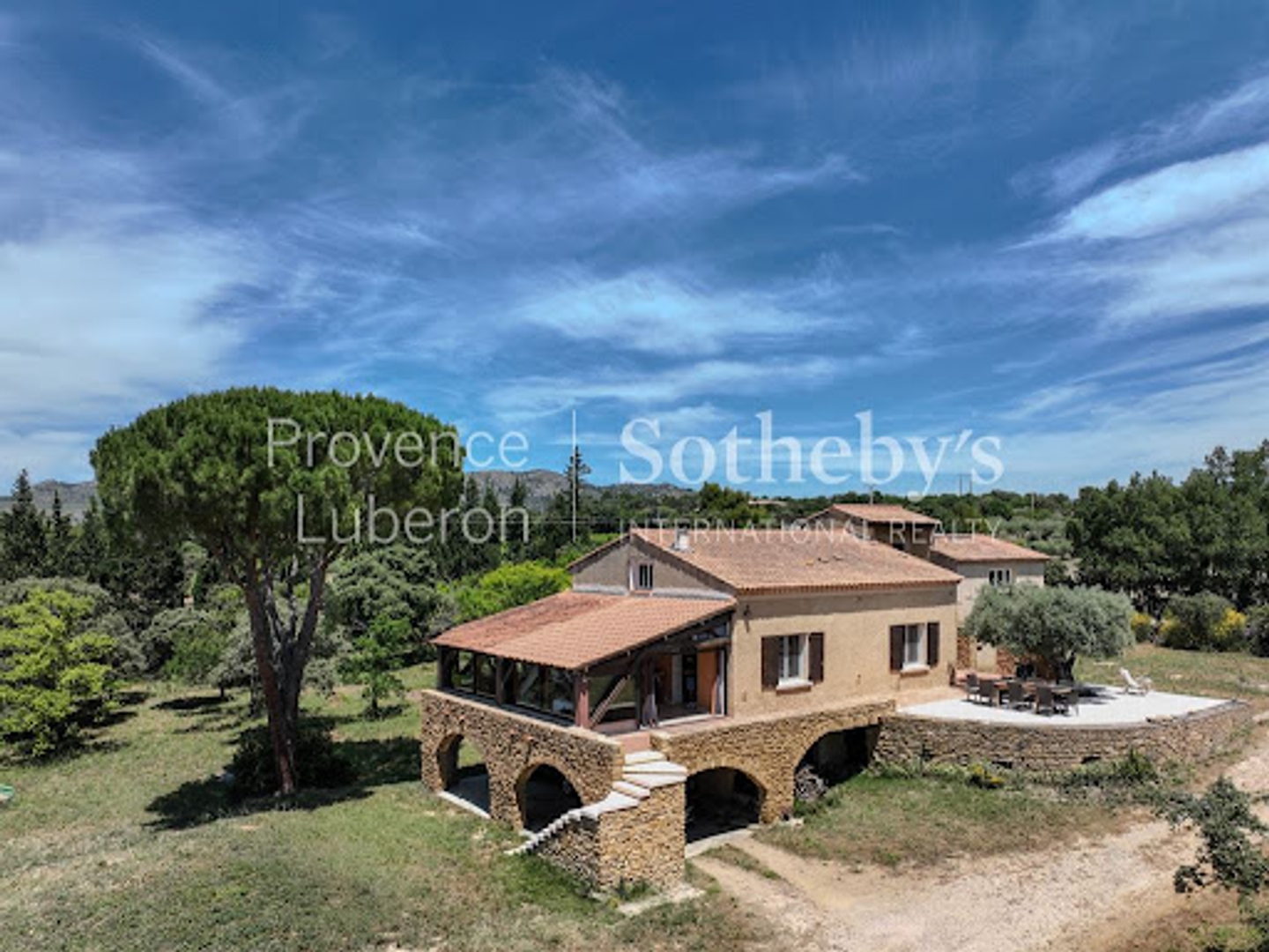 Maison 7 pièces 250 m²