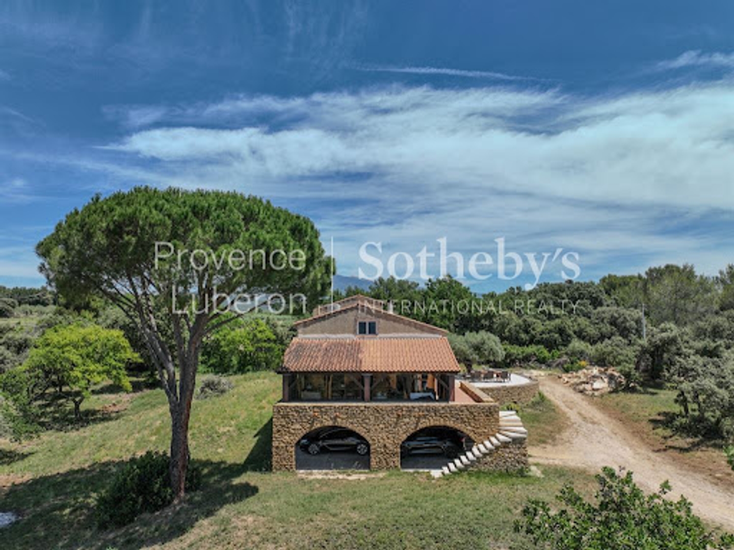 Maison à vendre - 7 pièces - 250m2 - Saint-Hippolyte-L... (84330)