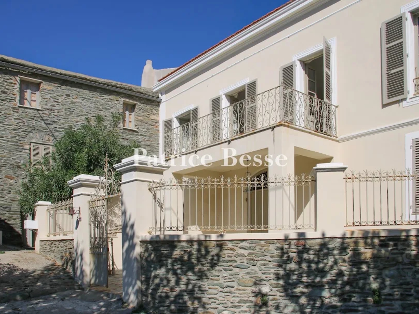 Maison à vendre - 20 pièces - 435m2 - Morsiglia (20238)