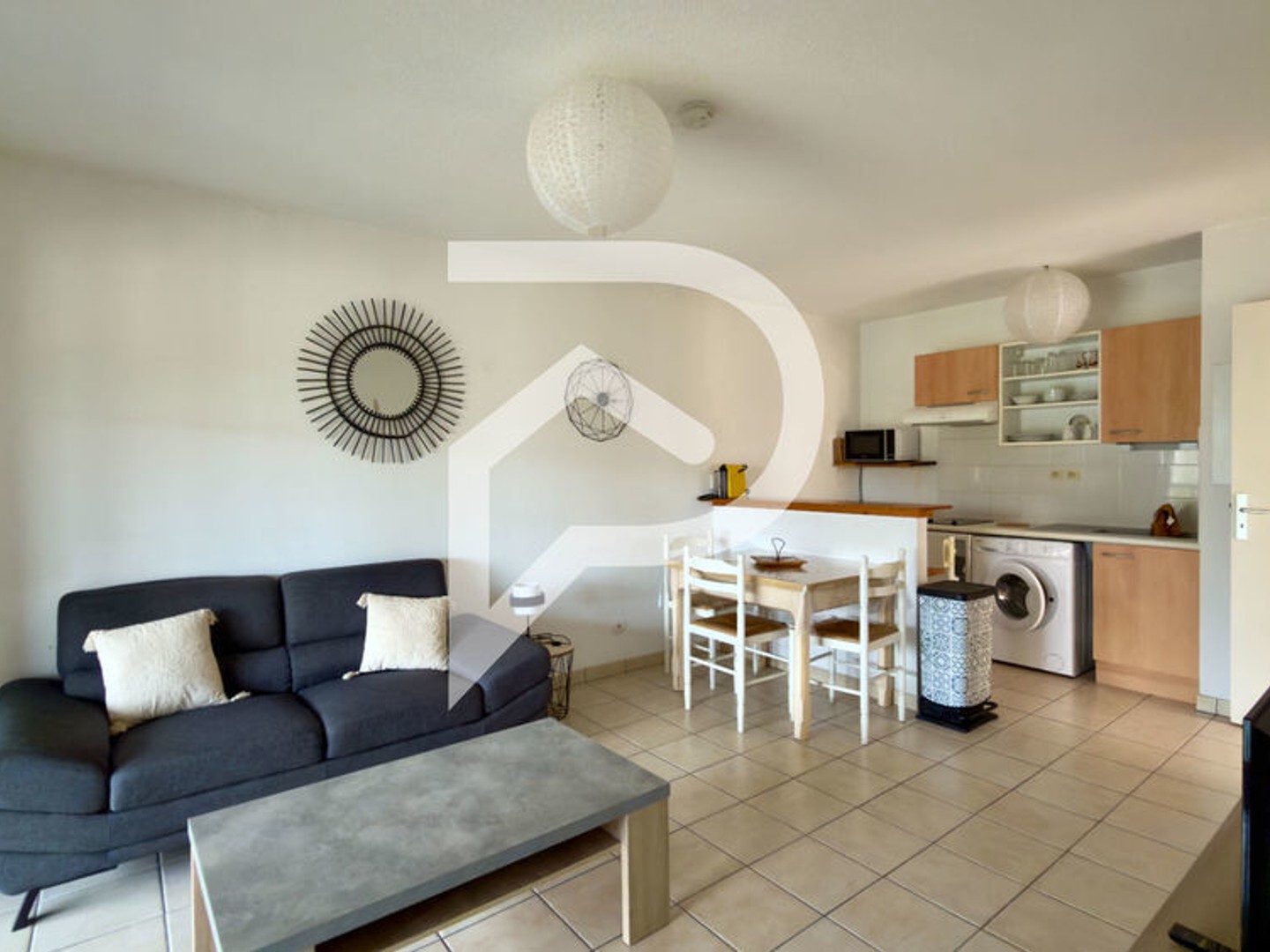 Appartement de type 2 meublé avec balcon et place de parking