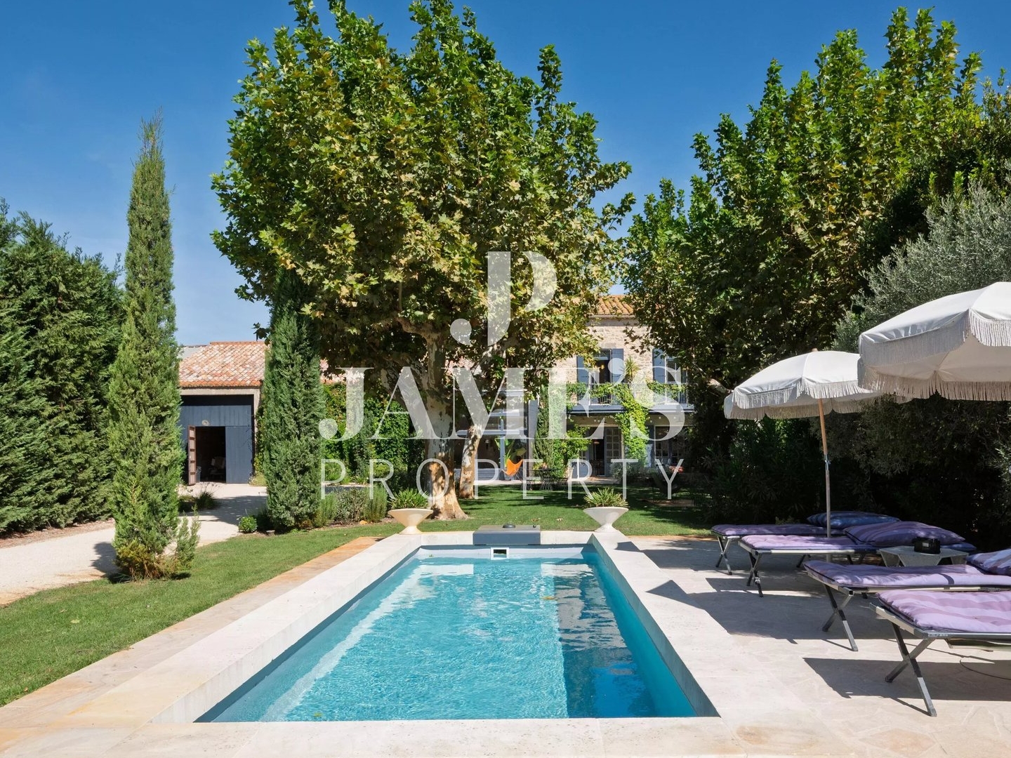Maison à vendre - 11 pièces - 4354m2 - Fontvieille (13990)