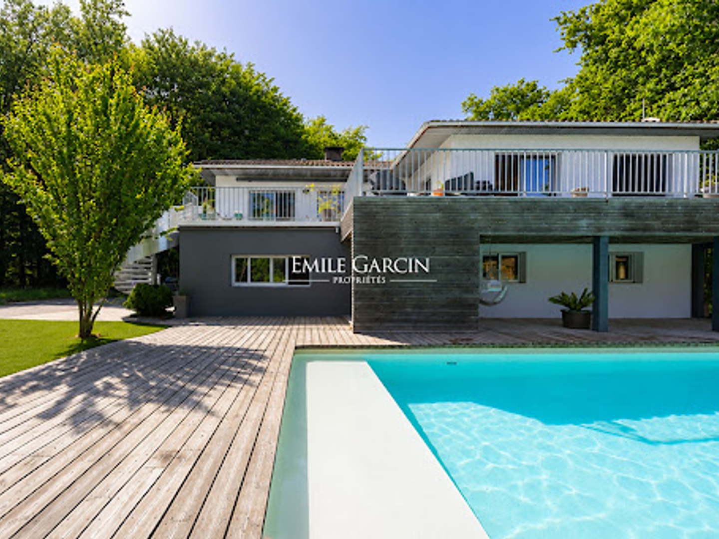 Maison à vendre - 5 pièces - 219m2 - Latresne (33360)