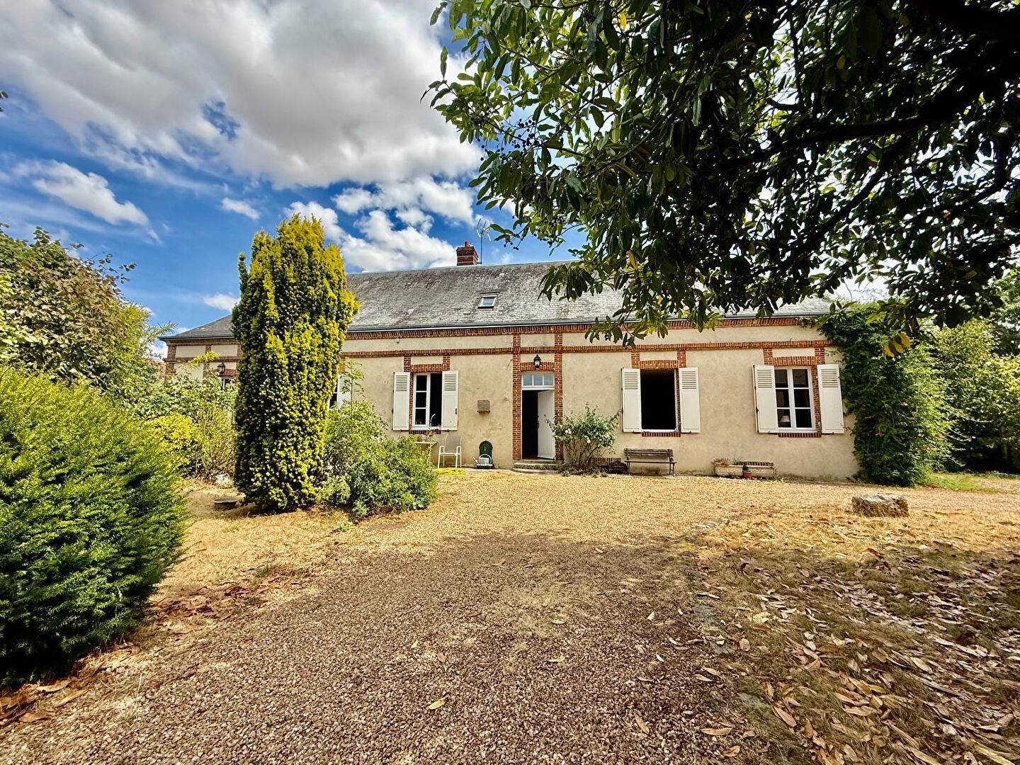 Ancien Presbytère 9 pièces - Fontaine la Guyon