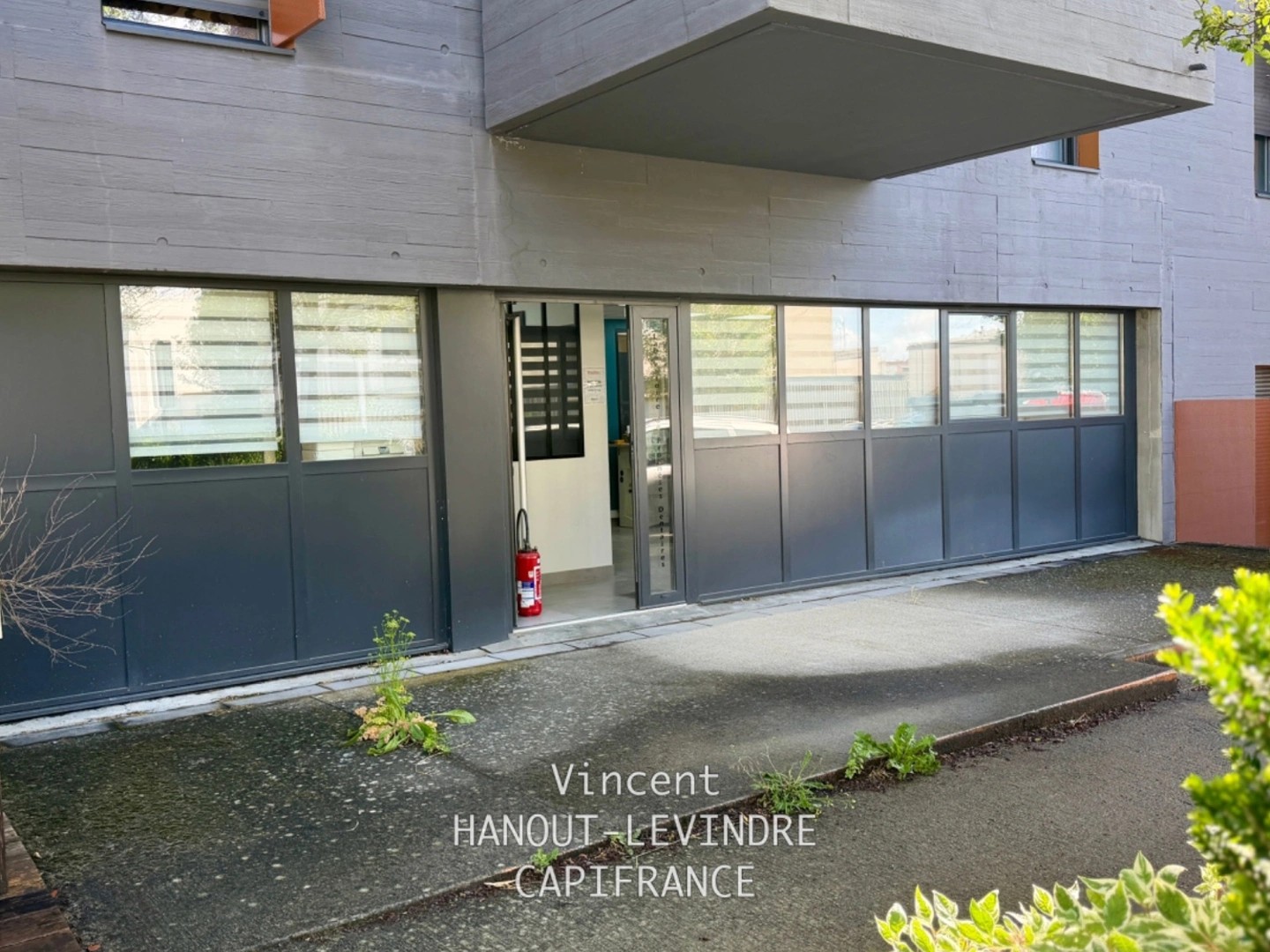 Local professionnel 8 pièces 35 m²