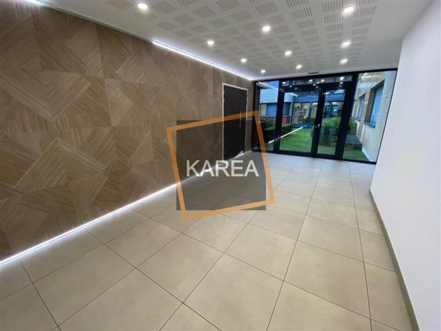 Locaux à vendre - 475m2 - Champs-Sur-Marne (77420)