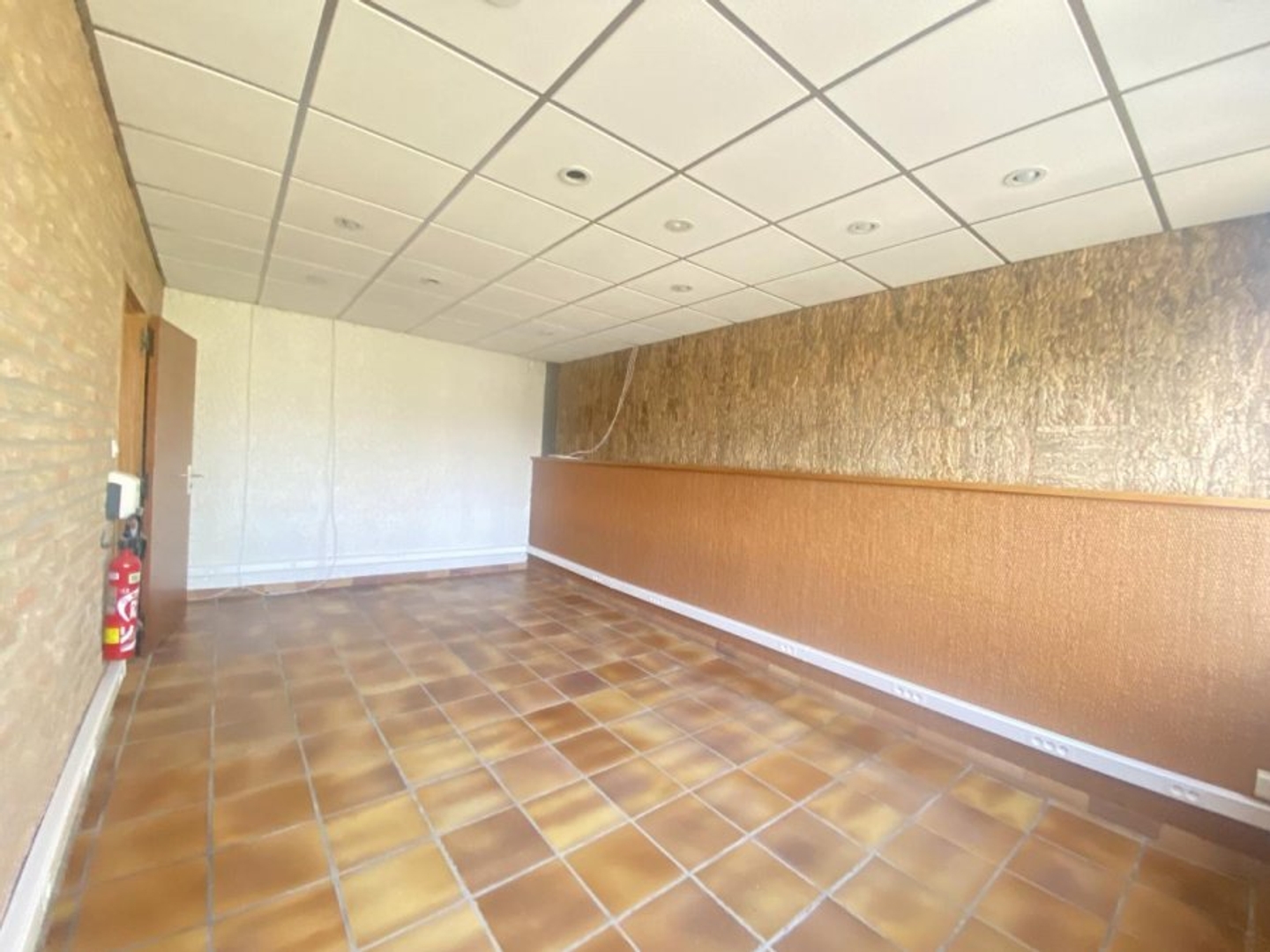Magasin à vendre - 1000m2 - Cambrai (59400)