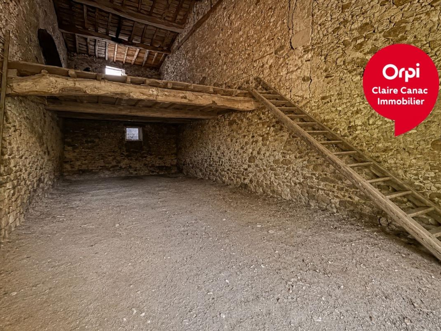 Maison 1 pièce 270 m²