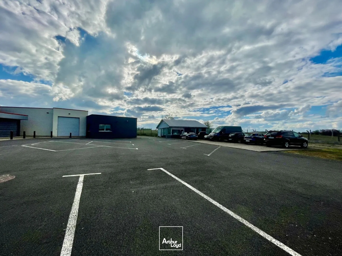 Locaux à vendre - 1120m2 - Boos (76520)