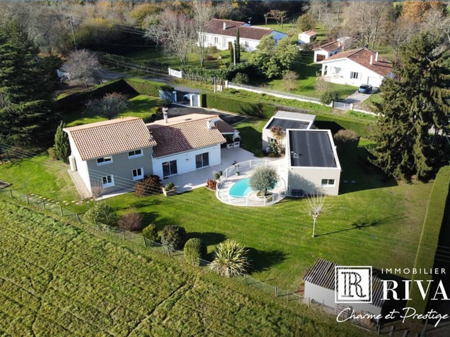 MAISON CONTEMPORAINE - 5 CH - 165 M2 + POOLHOUSE 88 M2 - SUR