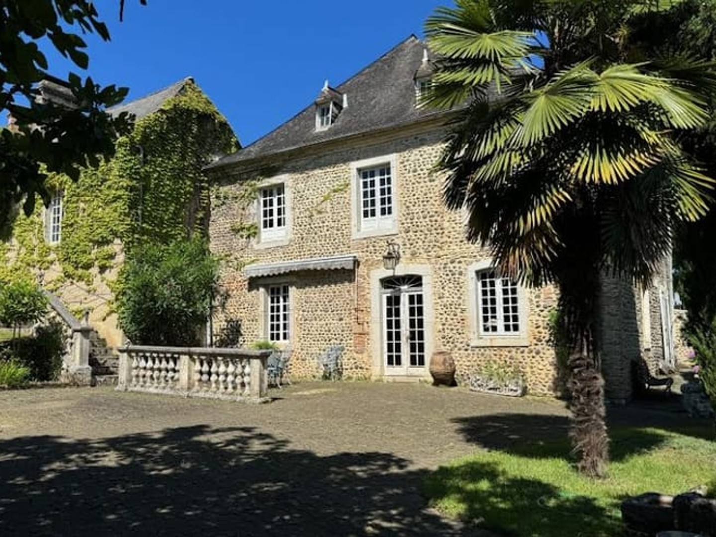 Propriété 7 pièces 200 m²