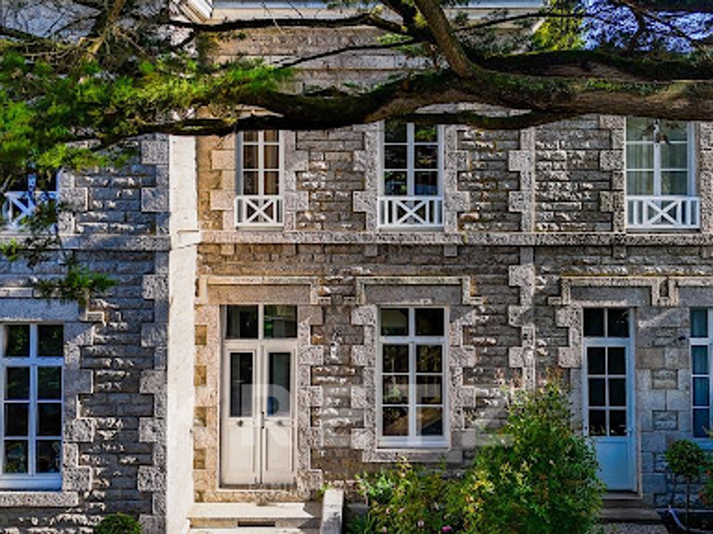 Maison 10 pièces 240 m²