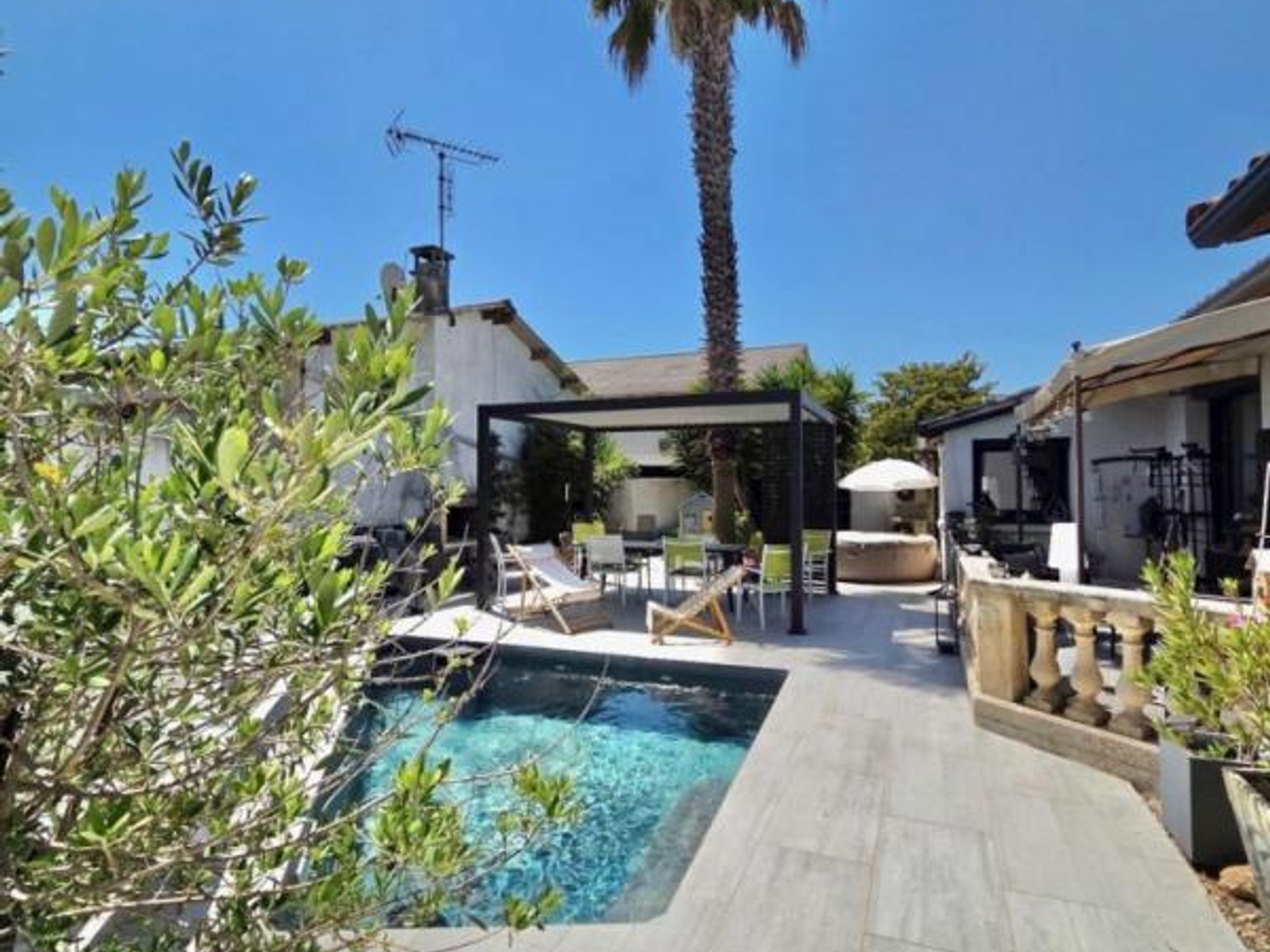 Immeuble à vendre - 4 pièces - 105m2 - Mauguio (34130)