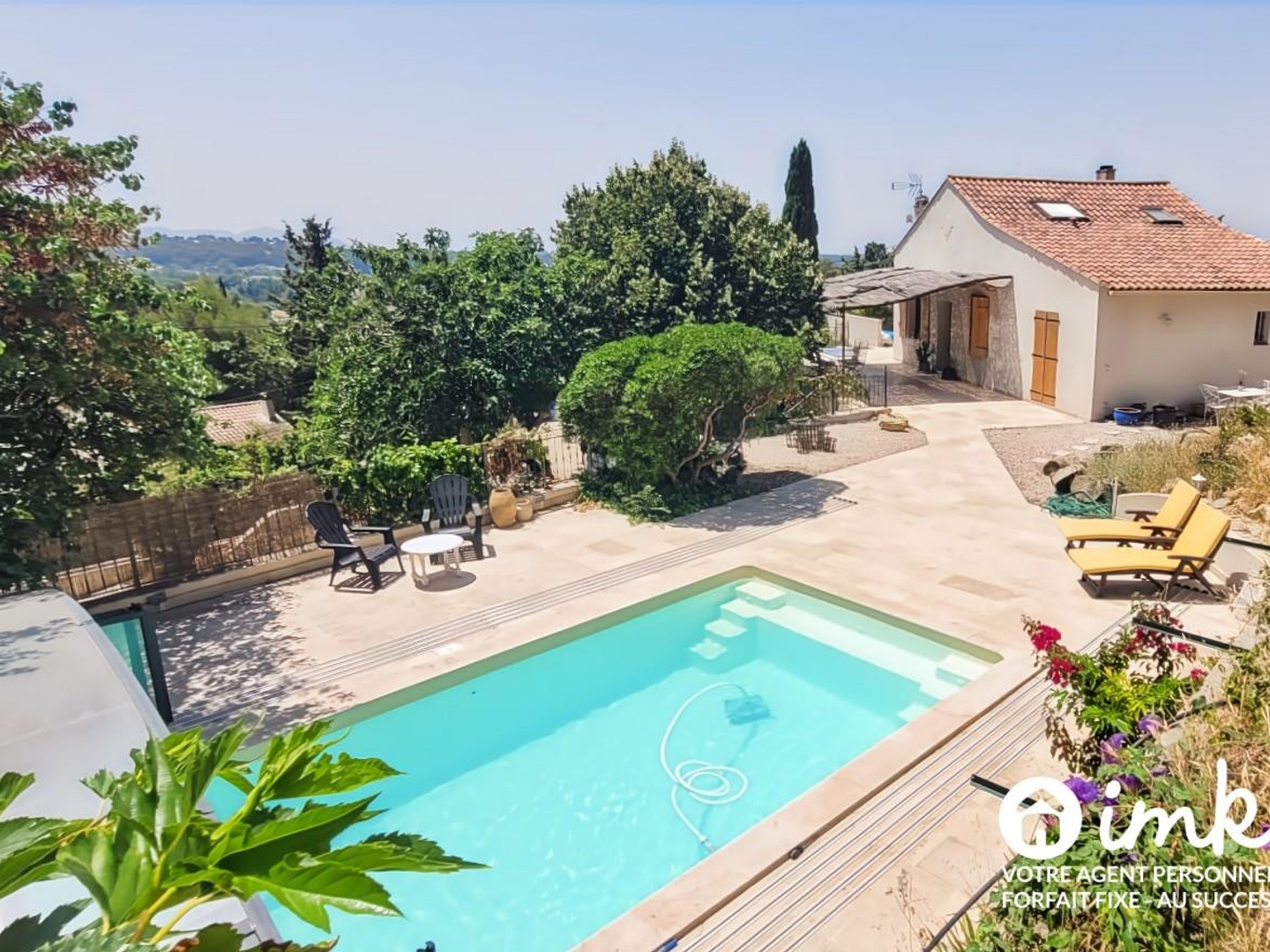 Maison provençale  T6 piscine et garage