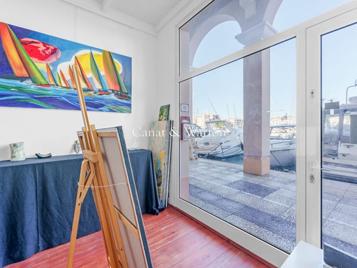 PORT FRÉJUS - EMPLACEMENT PREMIUM - LOCAL COMMERCIAL 85 m²