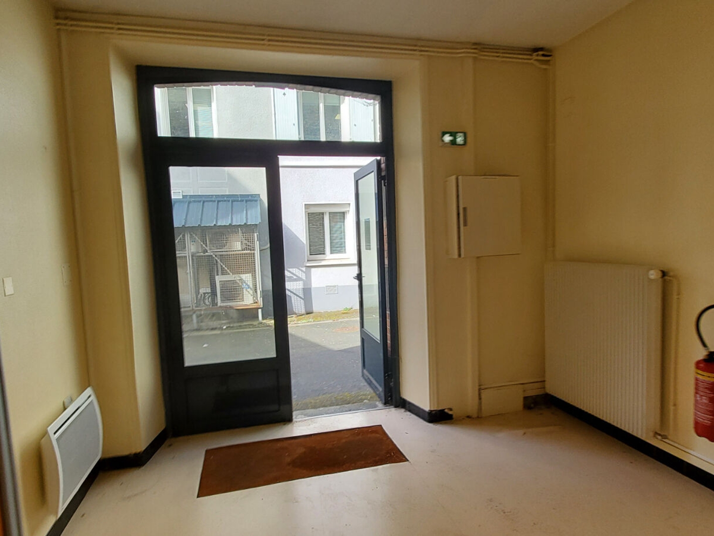 Immeuble à vendre - 16 pièces - 380m2 - Saint-Flour (15100)