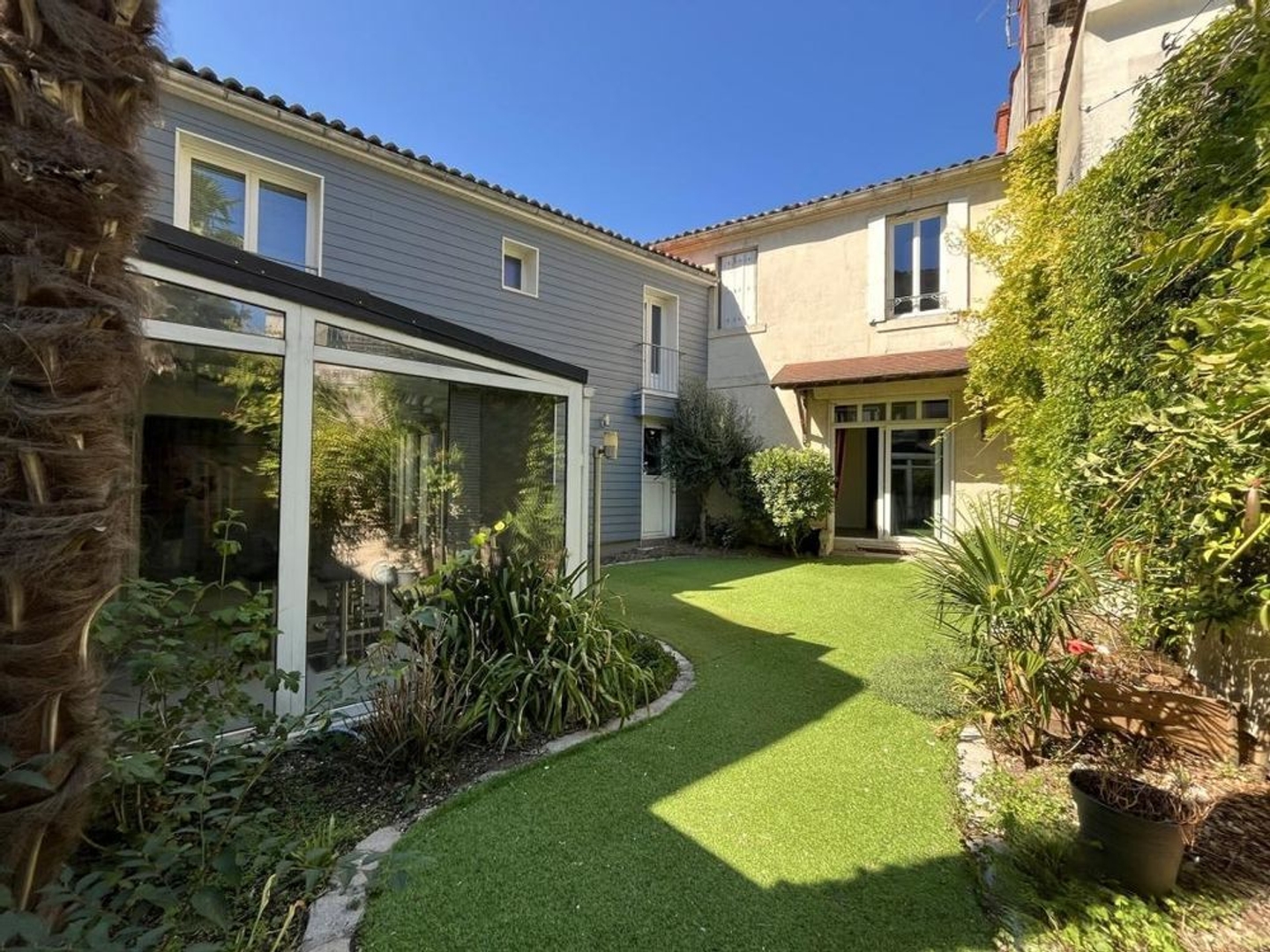 Maison à vendre - 11 pièces - 256m2 - Cognac (16100)