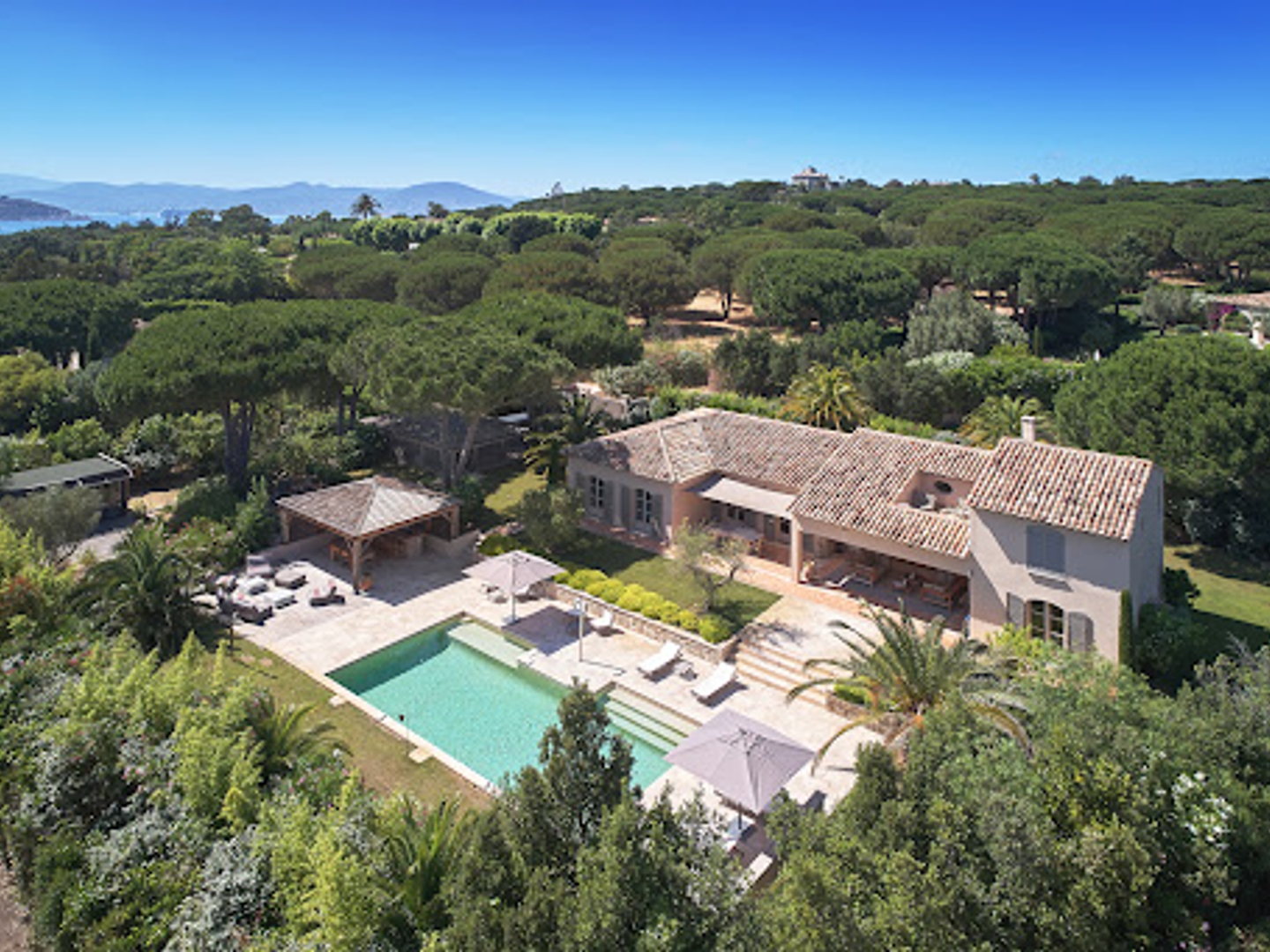 Villa 6 pièces 240 m²