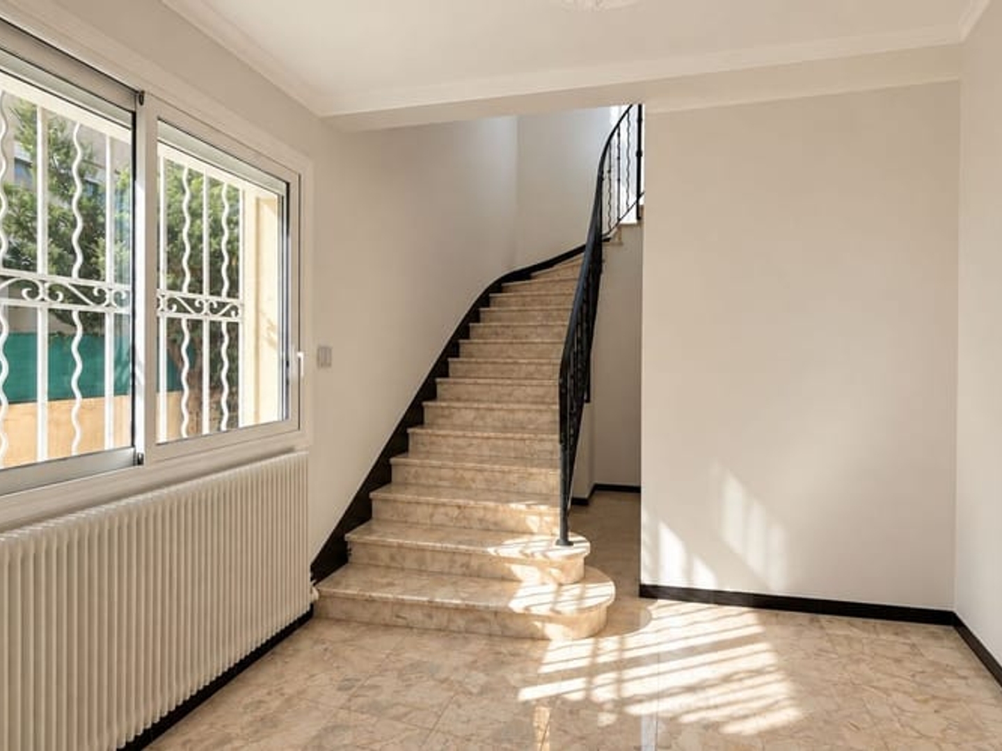 Maison à vendre - 4 pièces - 135m2 - Nîmes (30000)
