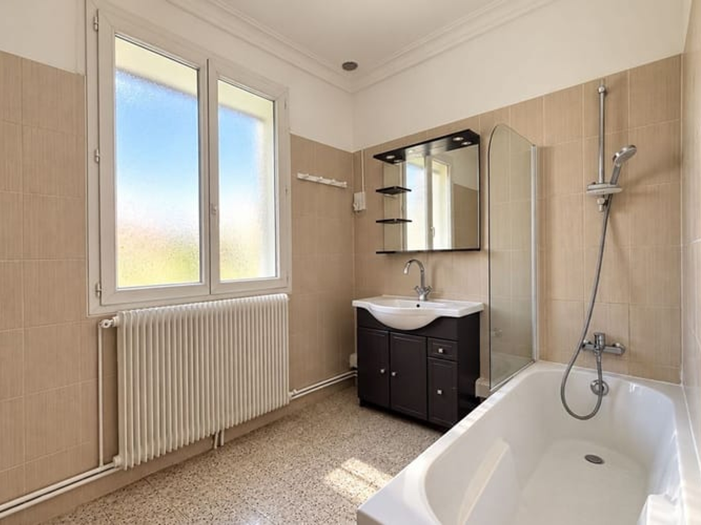 Maison à vendre - 4 pièces - 135m2 - Nîmes (30000)