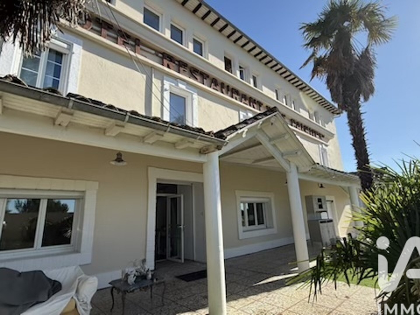 Local 1200 m²