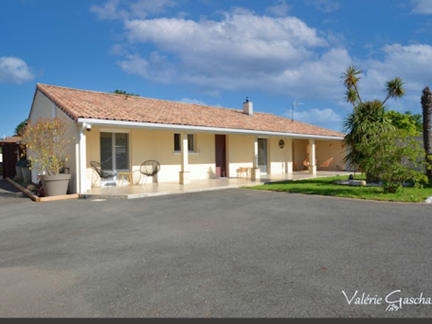 Maison à vendre - 7 pièces - 173m2 - Saint-Denis-De-Pile (33910)