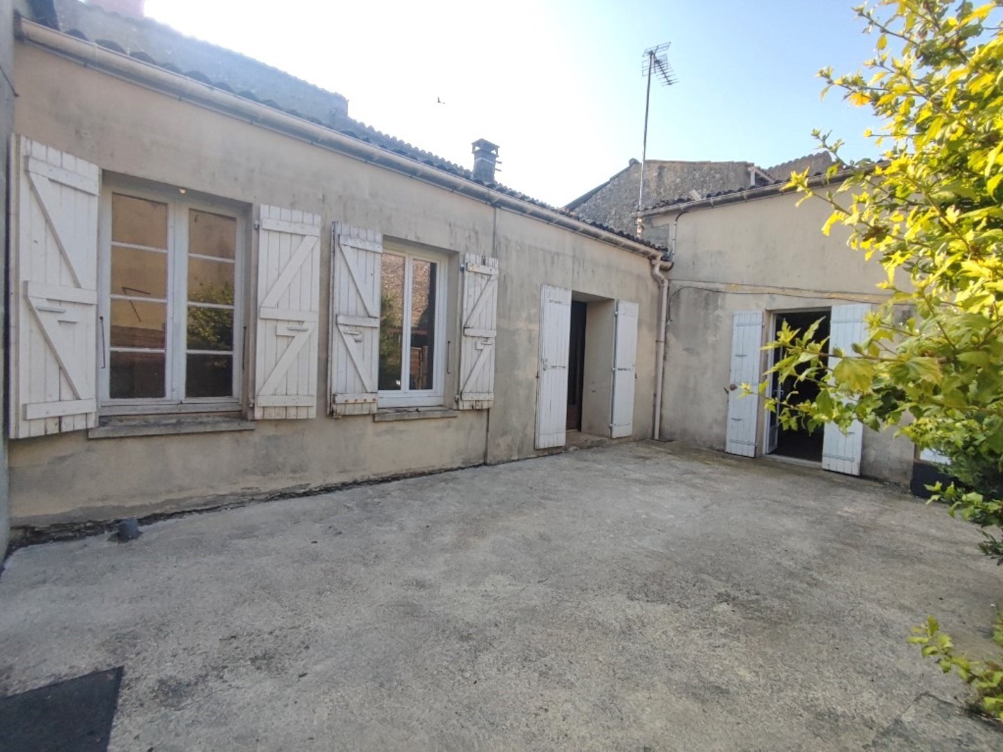 Ensemble immobilier au cœur de Mortagne-sur-Gironde