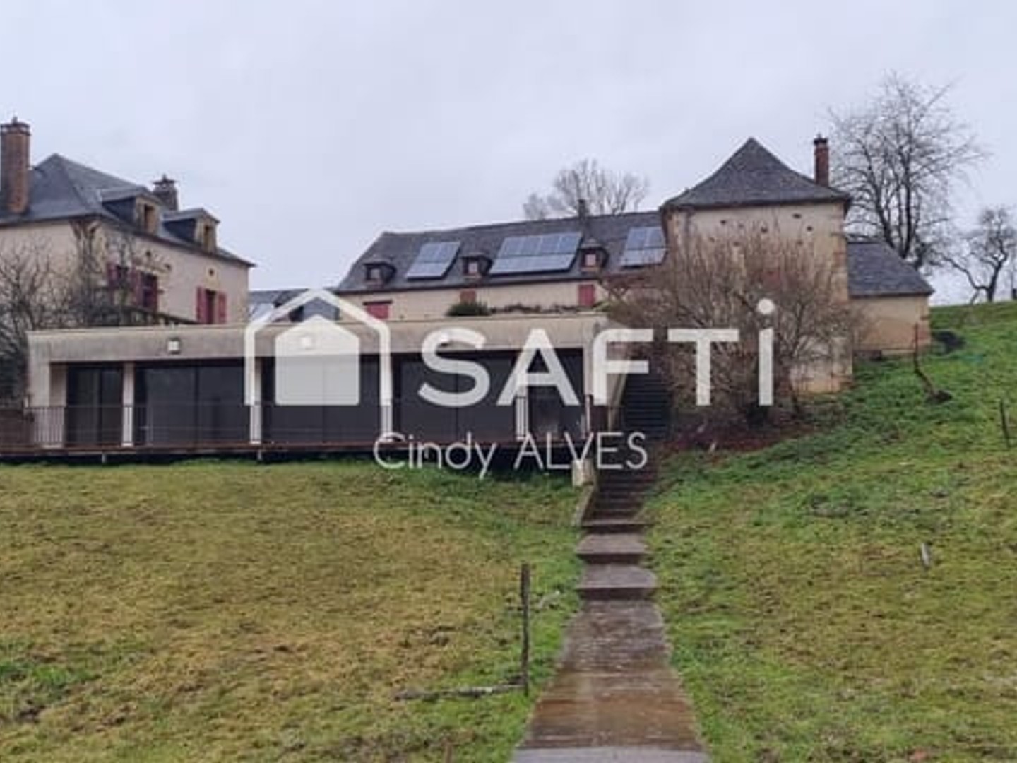 Maison à vendre - 22 pièces - 620m2 - Châtres (24120)