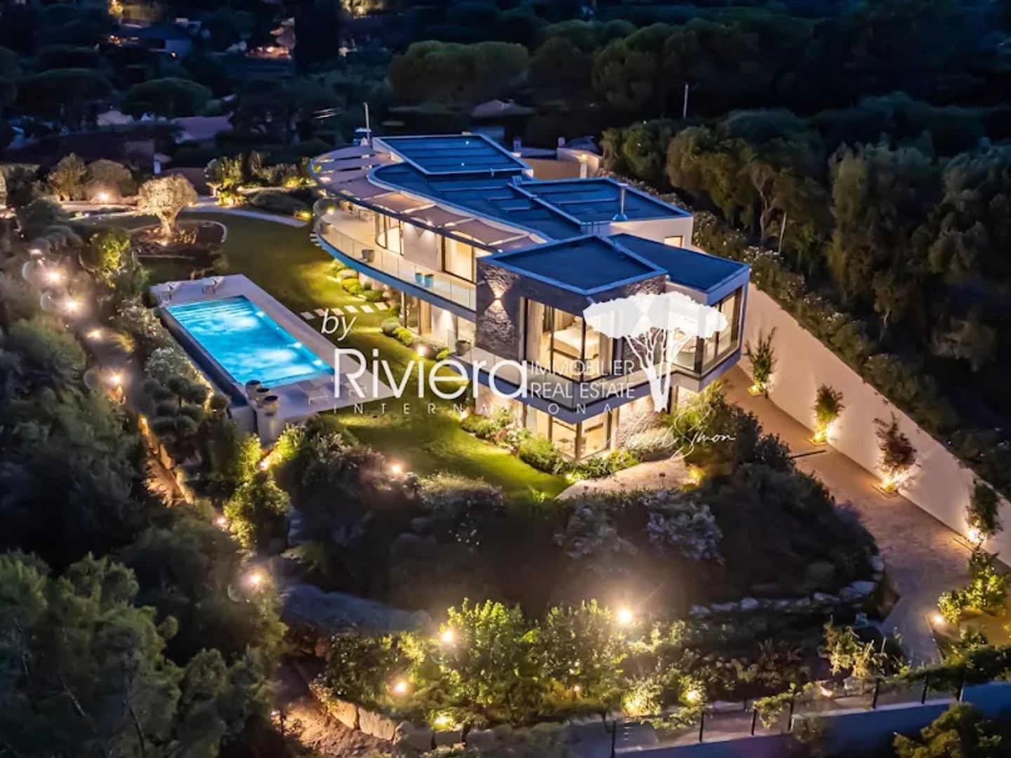 Maison à vendre - 7 pièces - 410m2 - Cavalaire-Sur-Mer (83240)