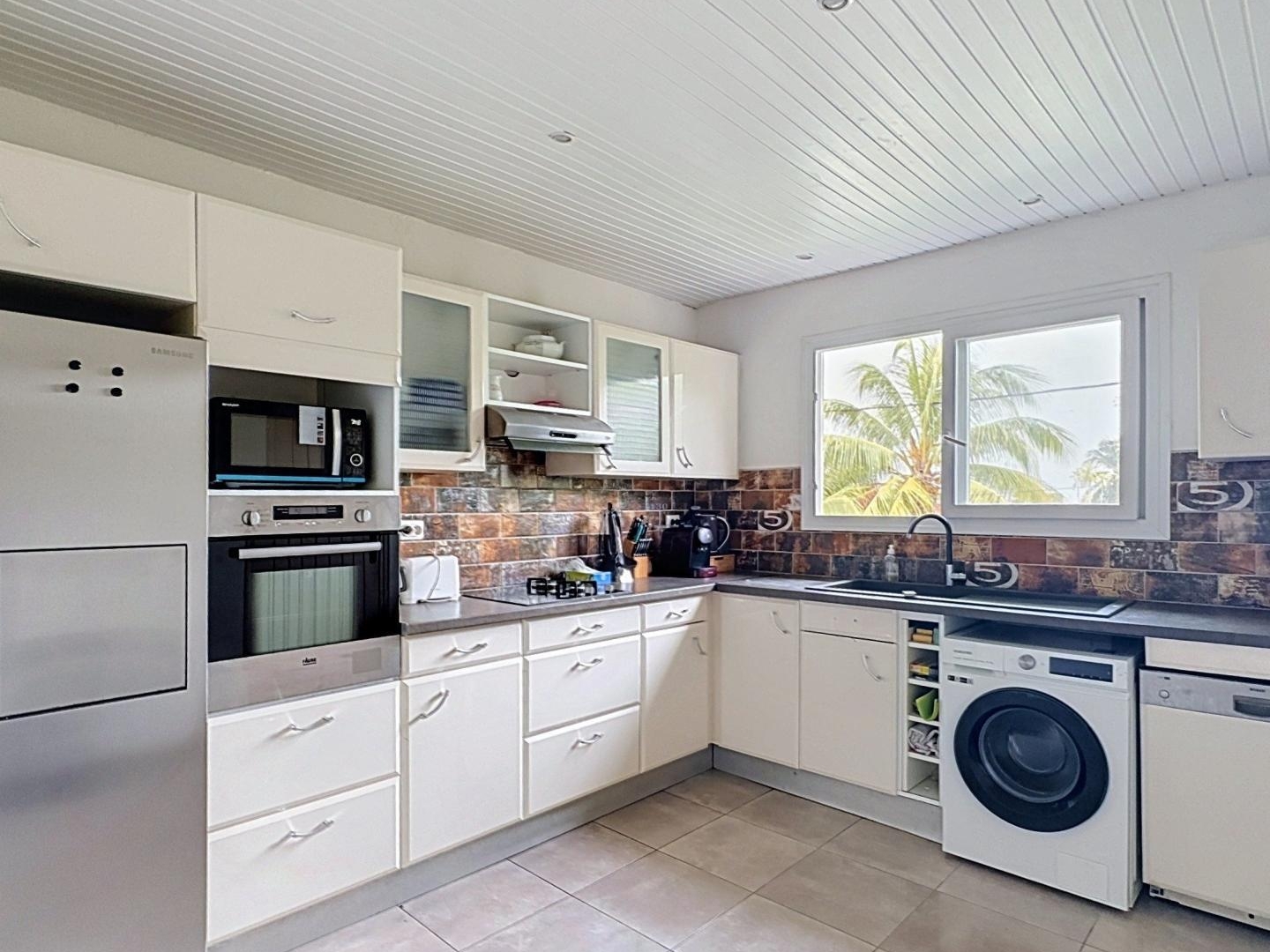 Maison à vendre - 9 pièces - 150m2 - Les Trois-Îlets (97229)