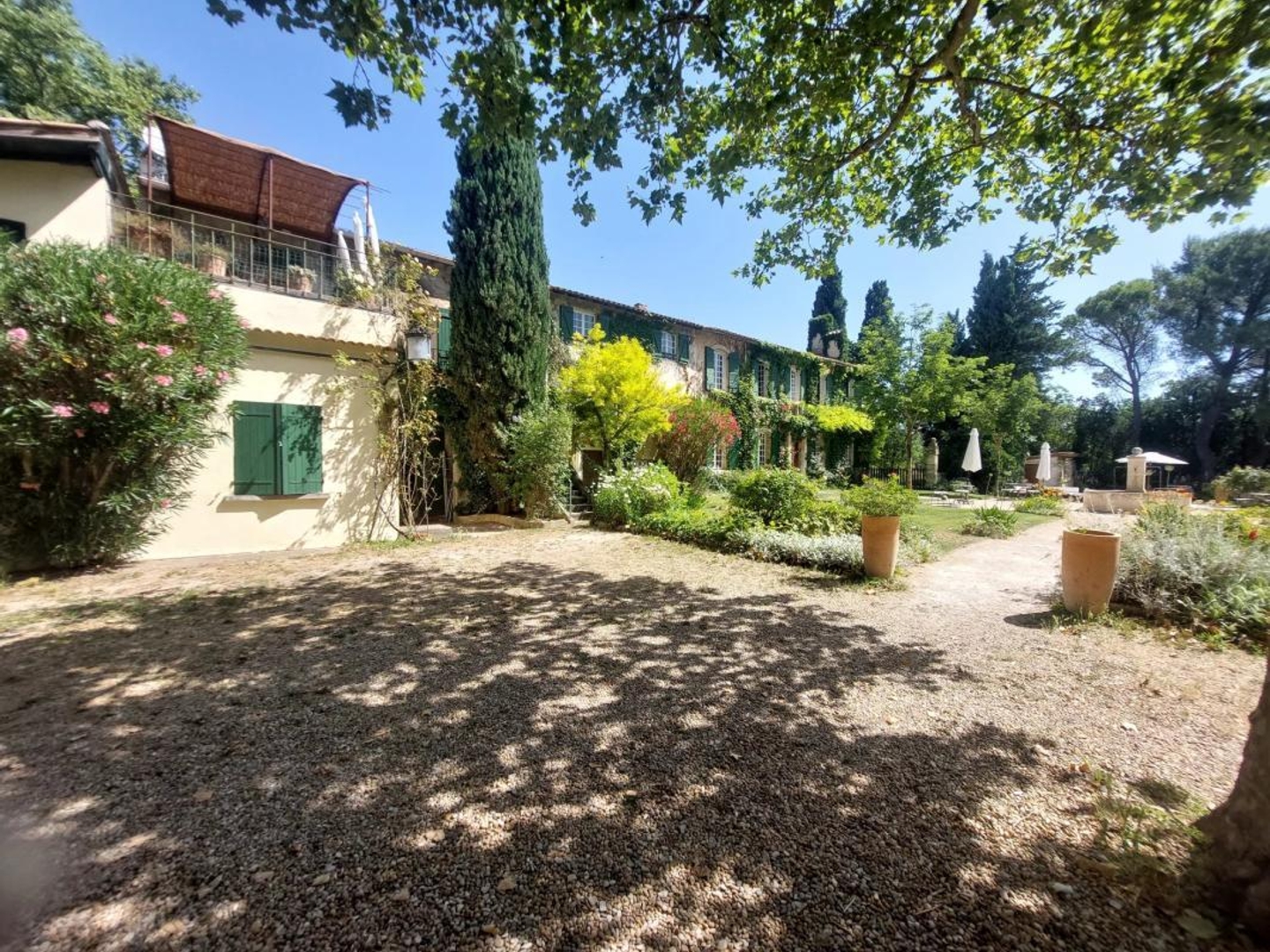 Maison à vendre - 20 pièces - 800m2 - Avignon (84000)