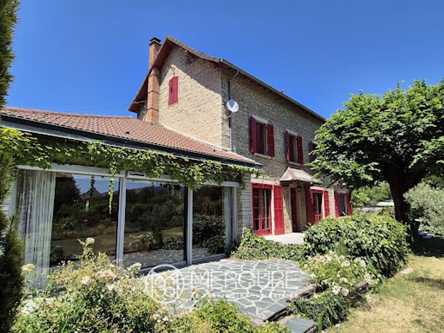 Maison à vendre - 11 pièces - 400m2 - Montalieu-Vercieu (38390)