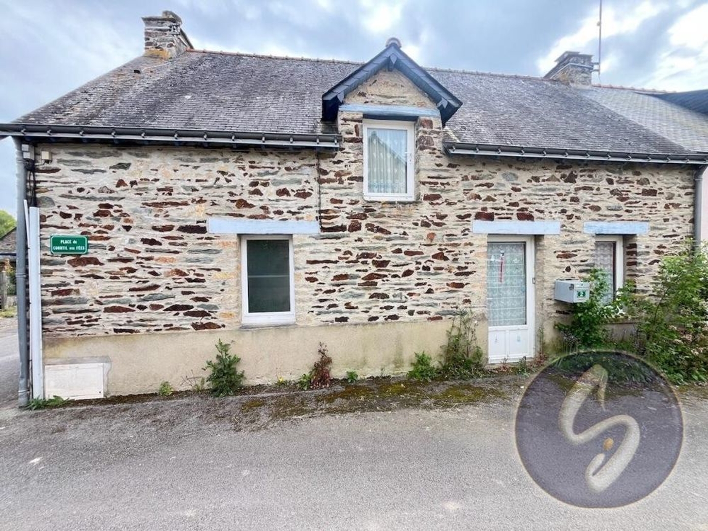 Maison ancienne 3 chambres avec jardin, garage et terrasse -