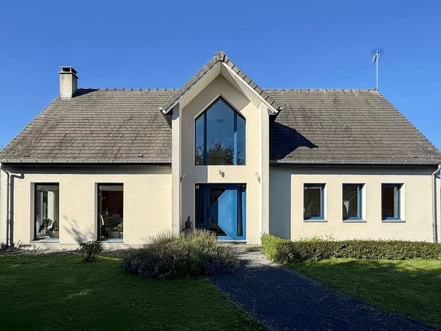 PROPRIÉTÉ 8 PIÈCES