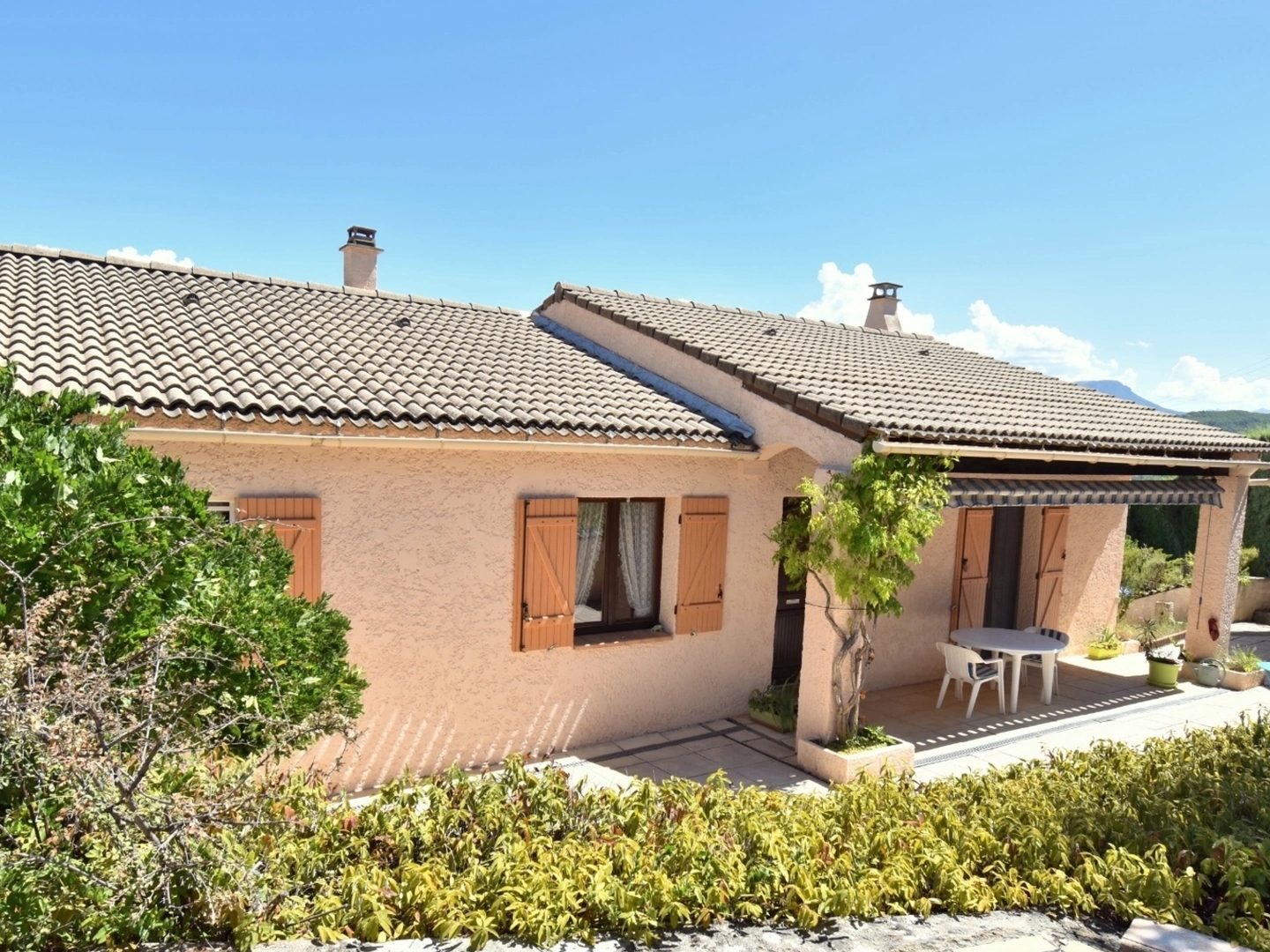 Aiglun, Maison individuelle 6 pièces, 5 chambres avec jardin, terrasse et garage de 30 m²