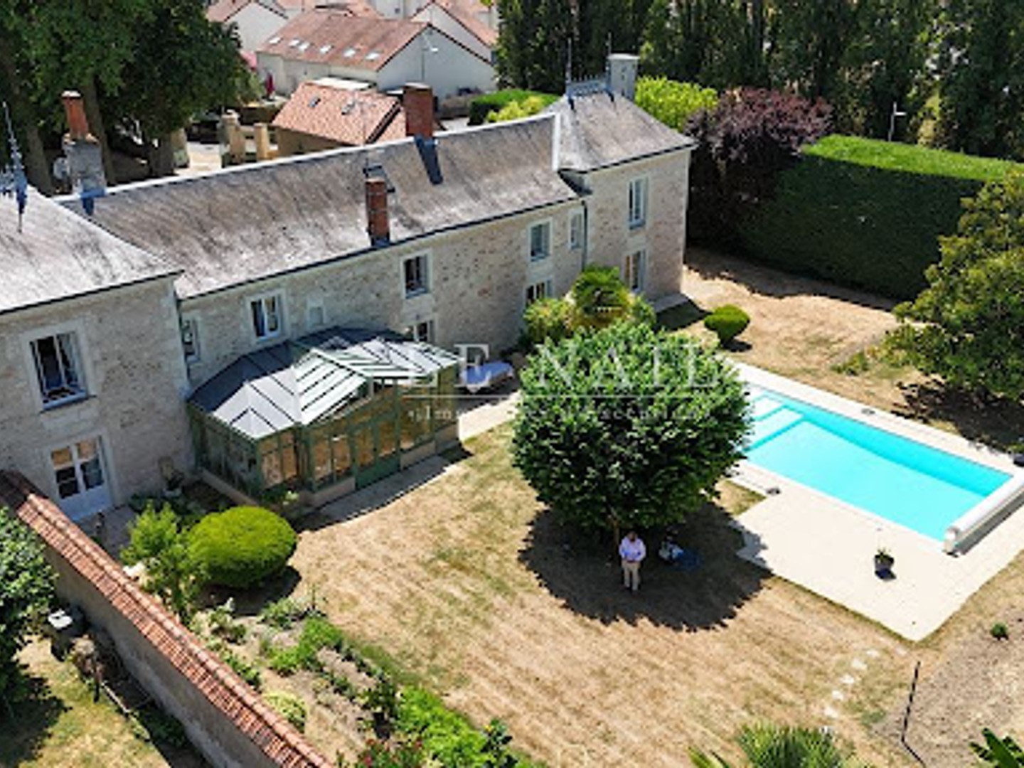 Maison 8 pièces 357 m²