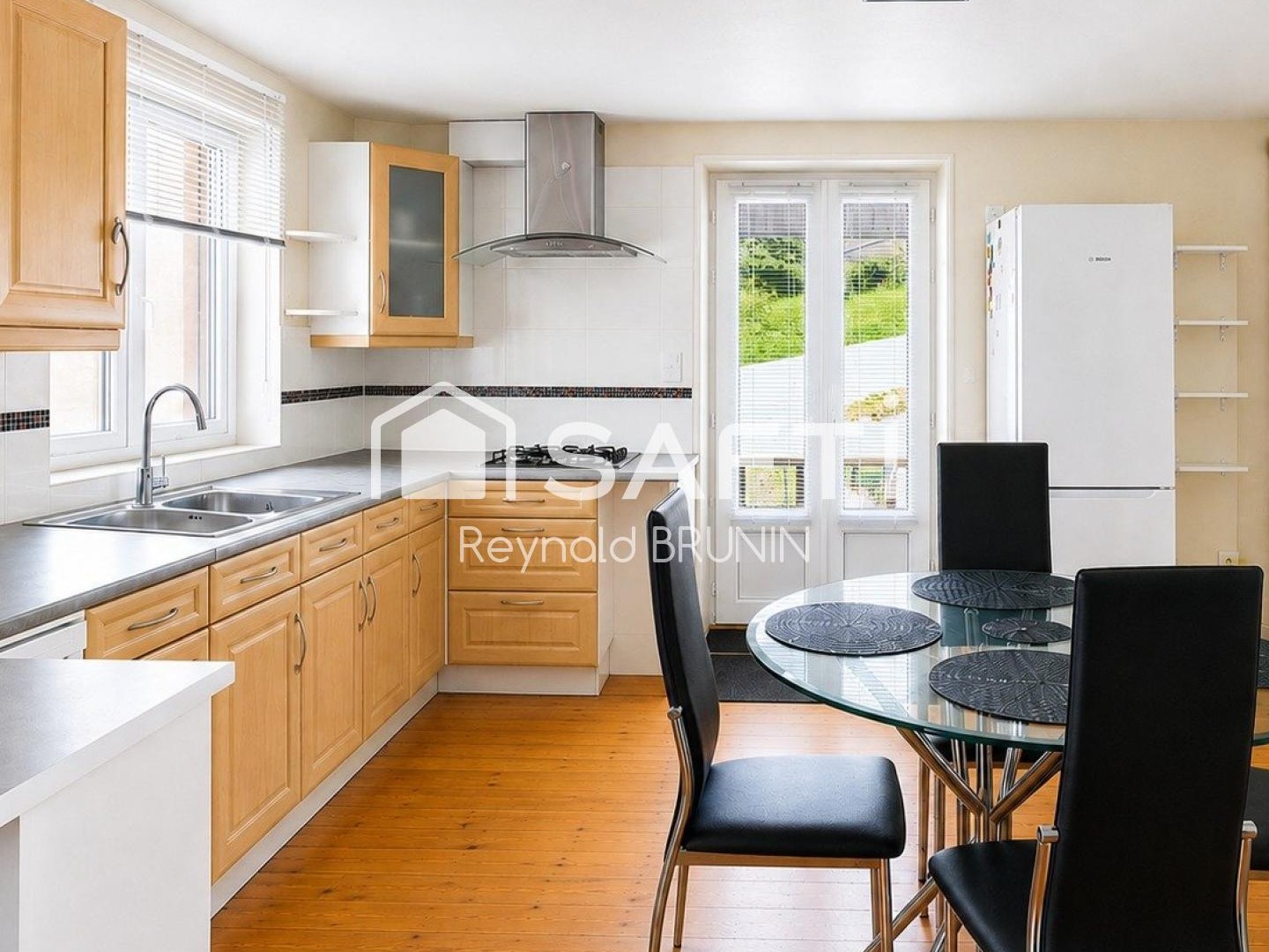 Maison atypique 60 m², garage + extérieur