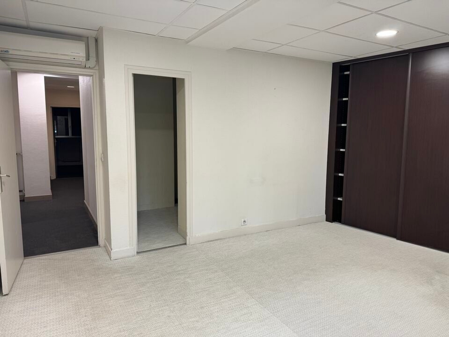 Bureaux à vendre - 1 pièce - 79m2 - Tours (37000)